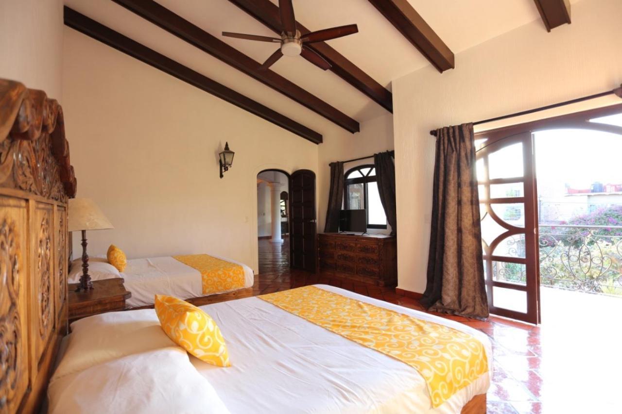 Caroline Bella Bed & Breakfast Ajijic Exterior photo