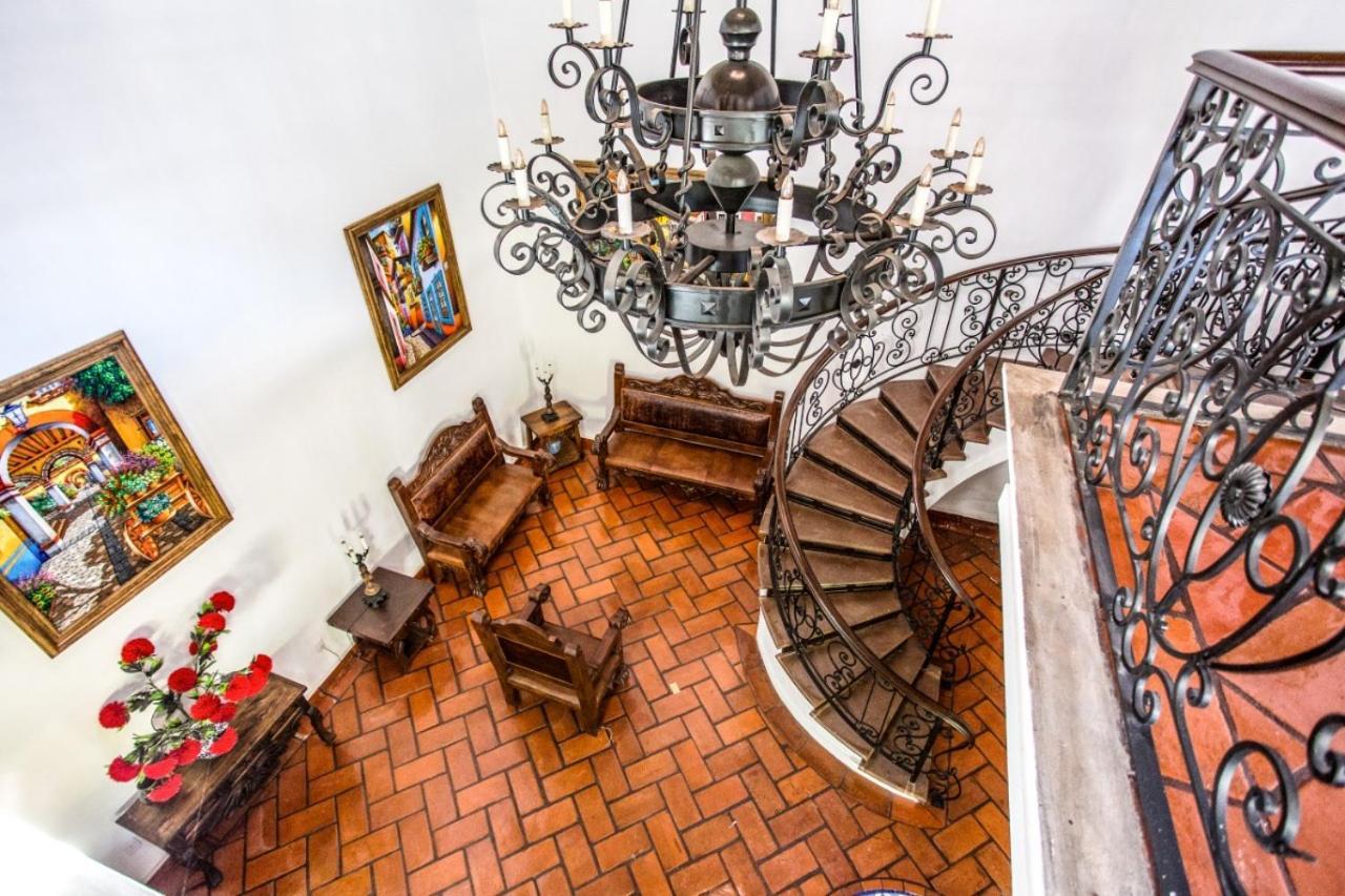 Caroline Bella Bed & Breakfast Ajijic Exterior photo